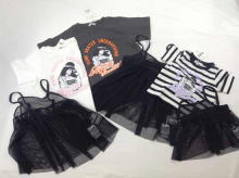 LOGO & Girl무늬반팔티셔츠 (with얇은 명주 그물캐미솔)